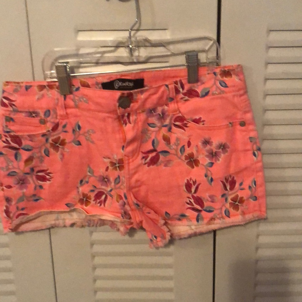 Flower print rewashed shorts for women